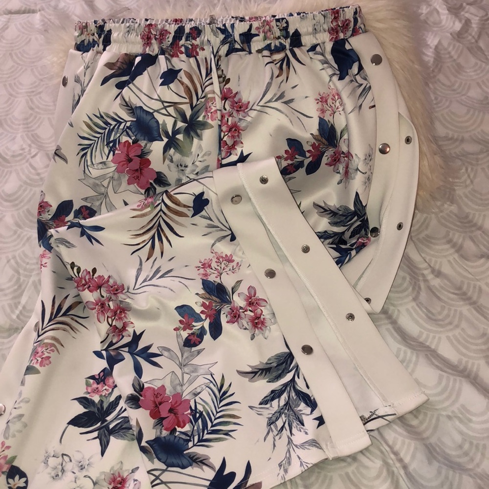 Beautiful Fashion Nova Break Away Pants